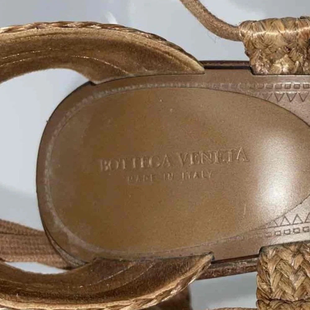 Bottega Veneta please occasion