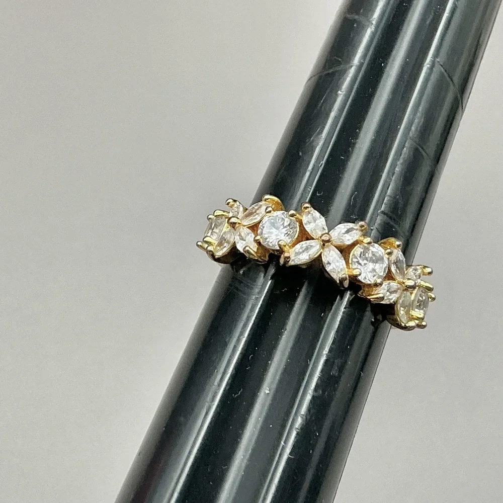 Ring Size 9 Gold Tone Clear Rhinestone Floral Band Cocktail Womens Fashion Ring