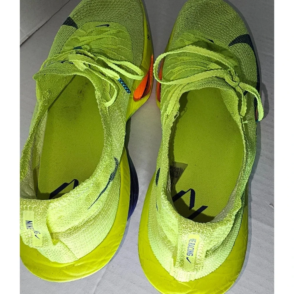 Nike activewear closure