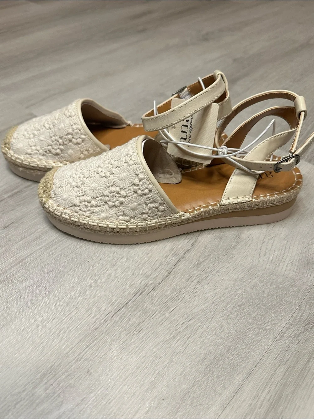 a.n.a delicate cream