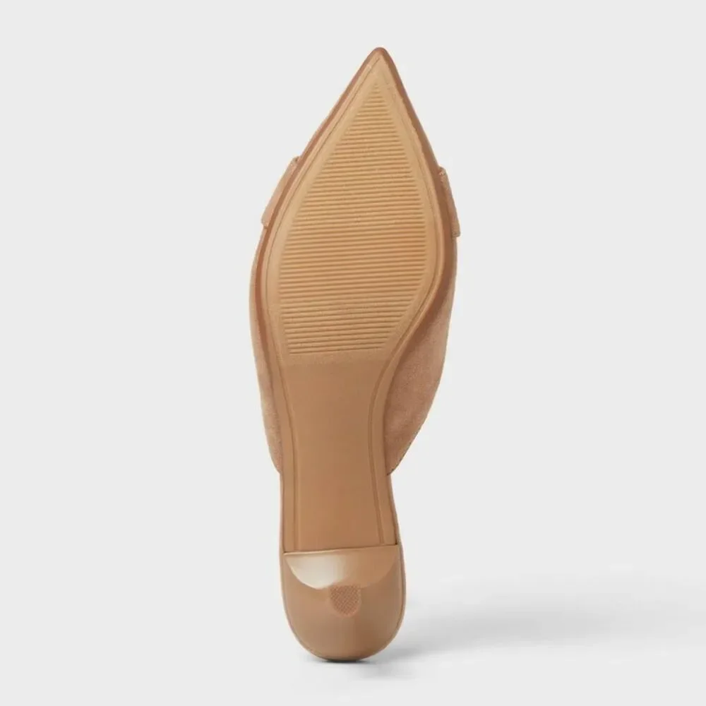 a new day •pointed toe