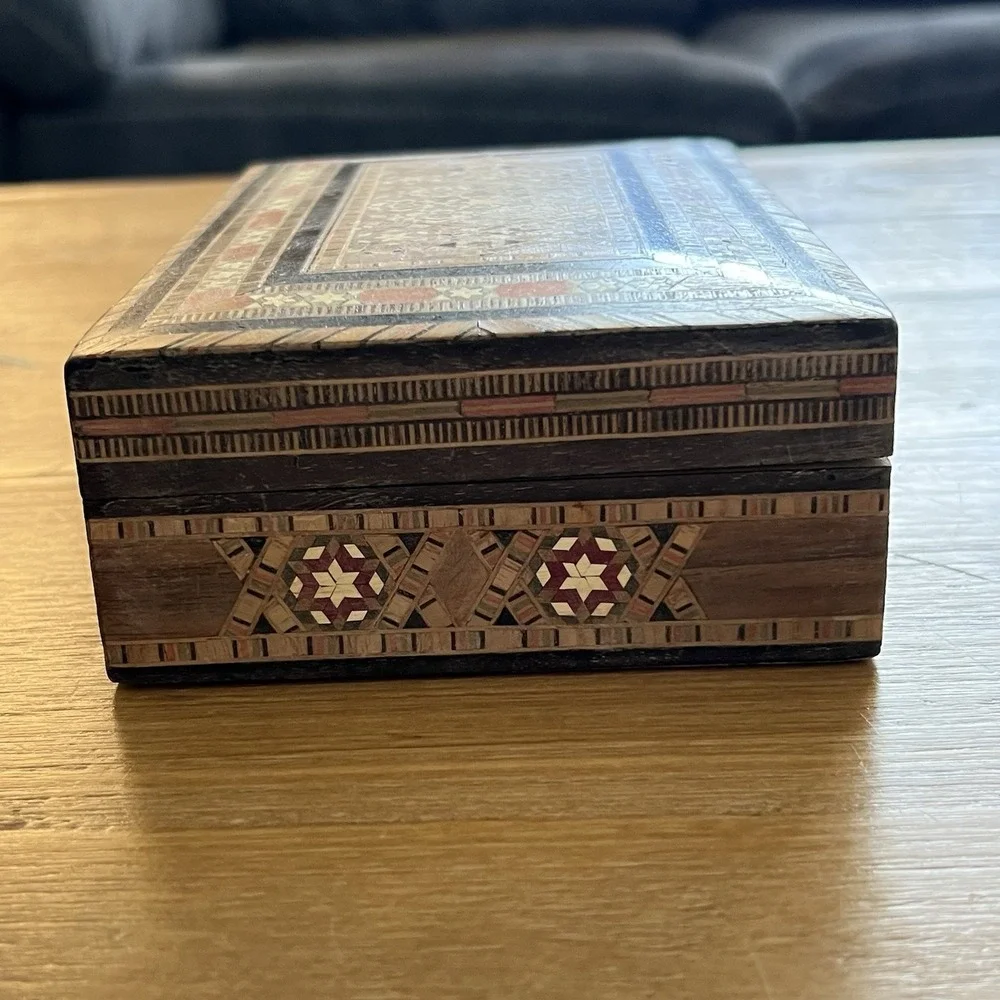 Vintage Handmade Inlaid‎ Wood Mosaic Marquetry Jewelry Trinket Box Artisan