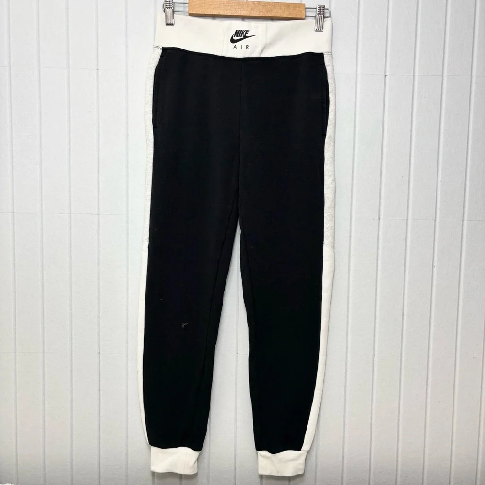 Nike stylish joggers