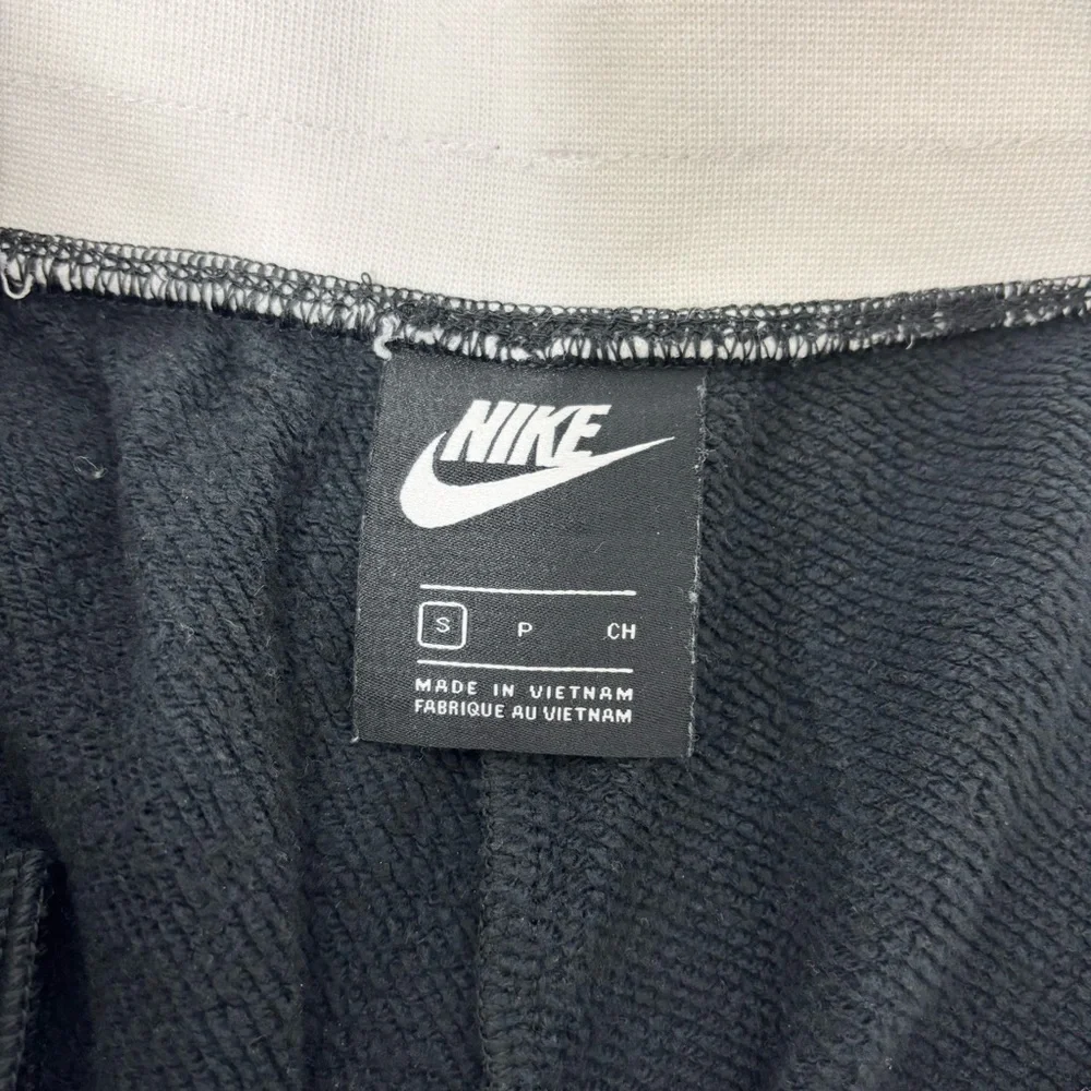 Nike stylish joggers