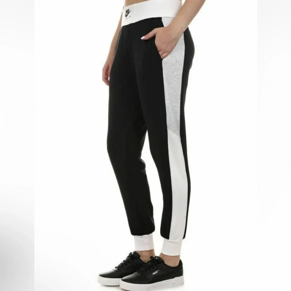 Nike stylish joggers