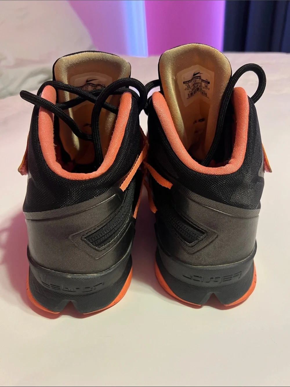 Nike strap released bright