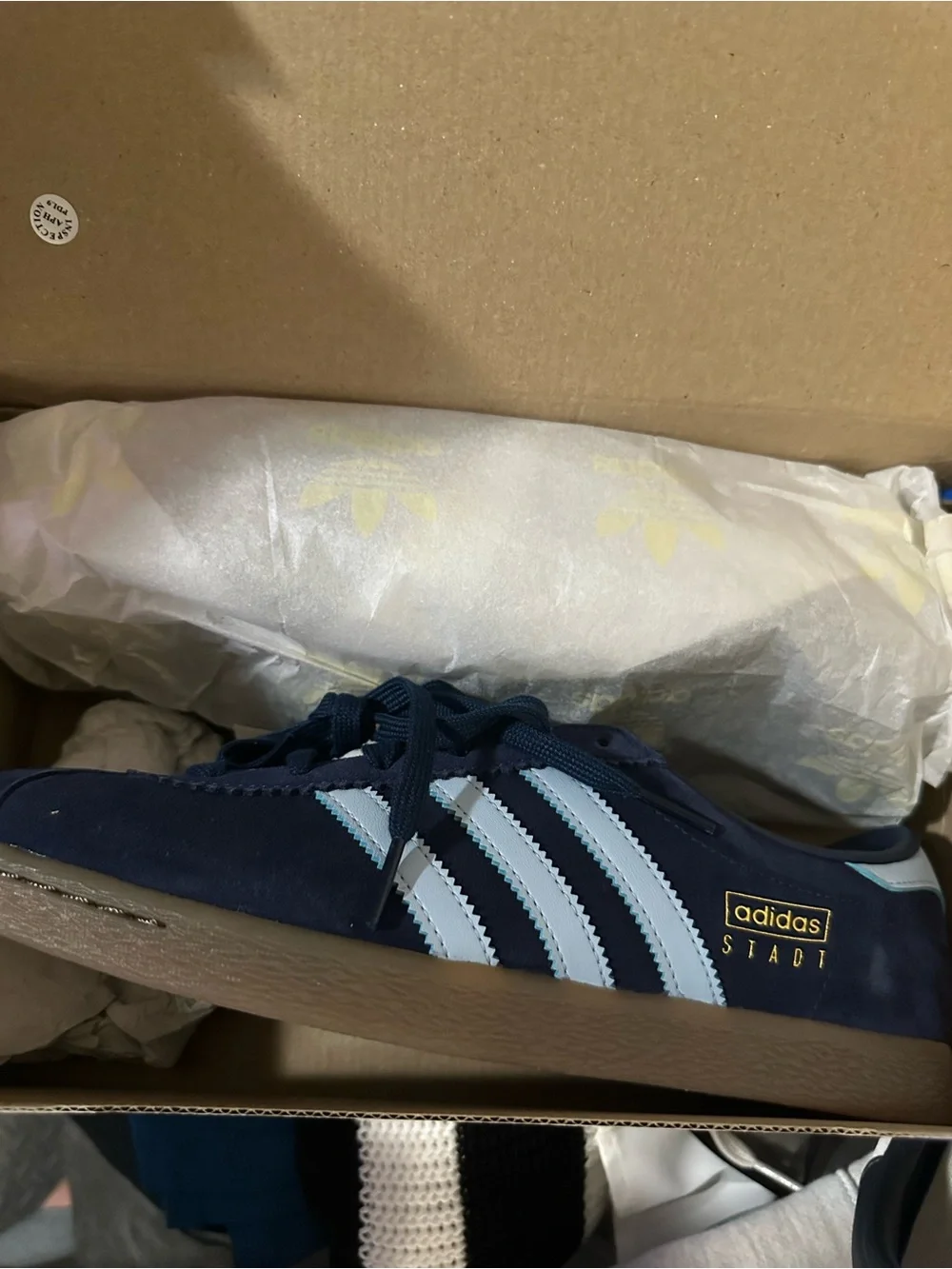adidas bright trefoil white