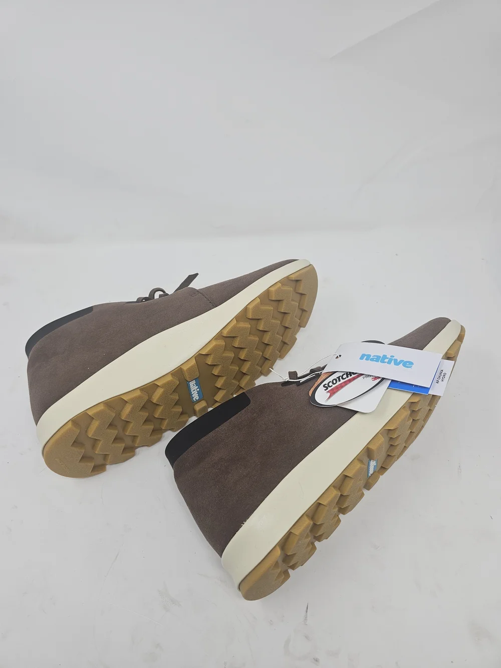 native Men's AP Hydro Chukka Boot, howler Brown/Jiffy Black/Bone White 9 M US