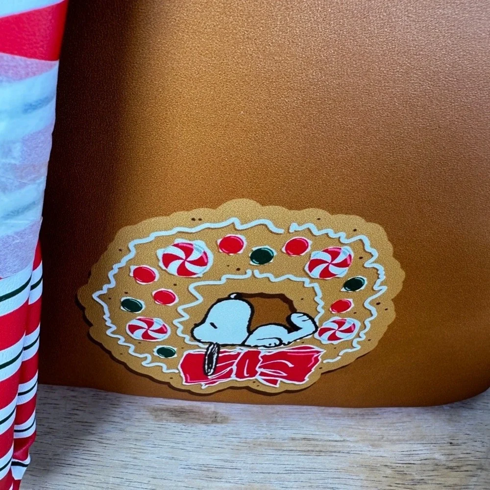 Loungefly peanuts snoopy
