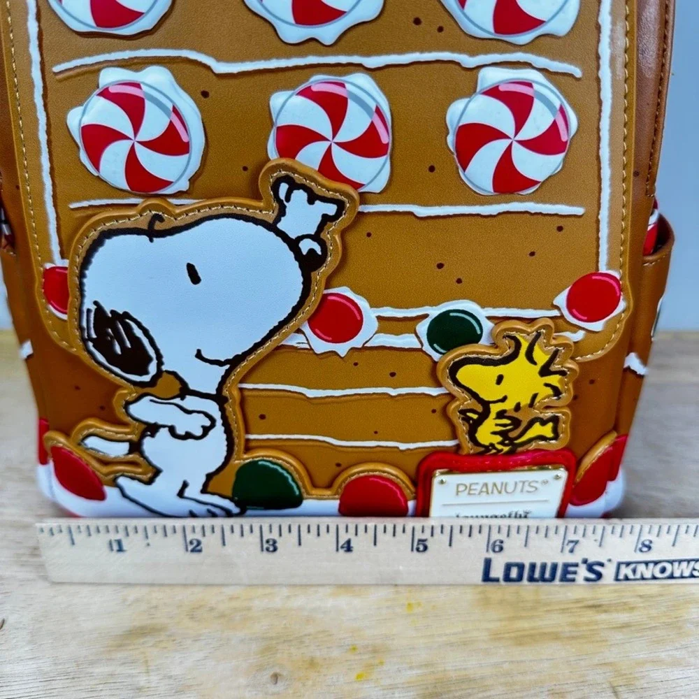 Loungefly peanuts snoopy