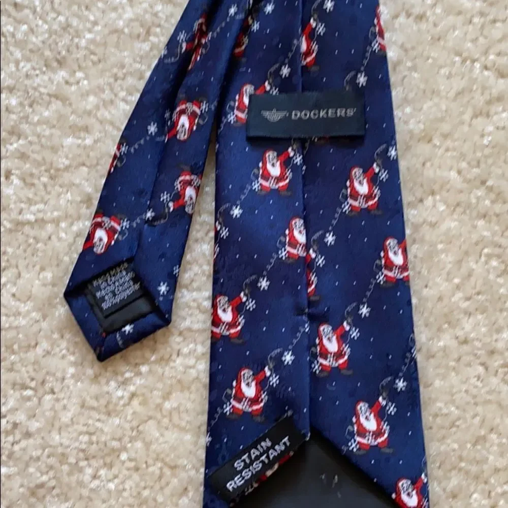 Dockers santa tie