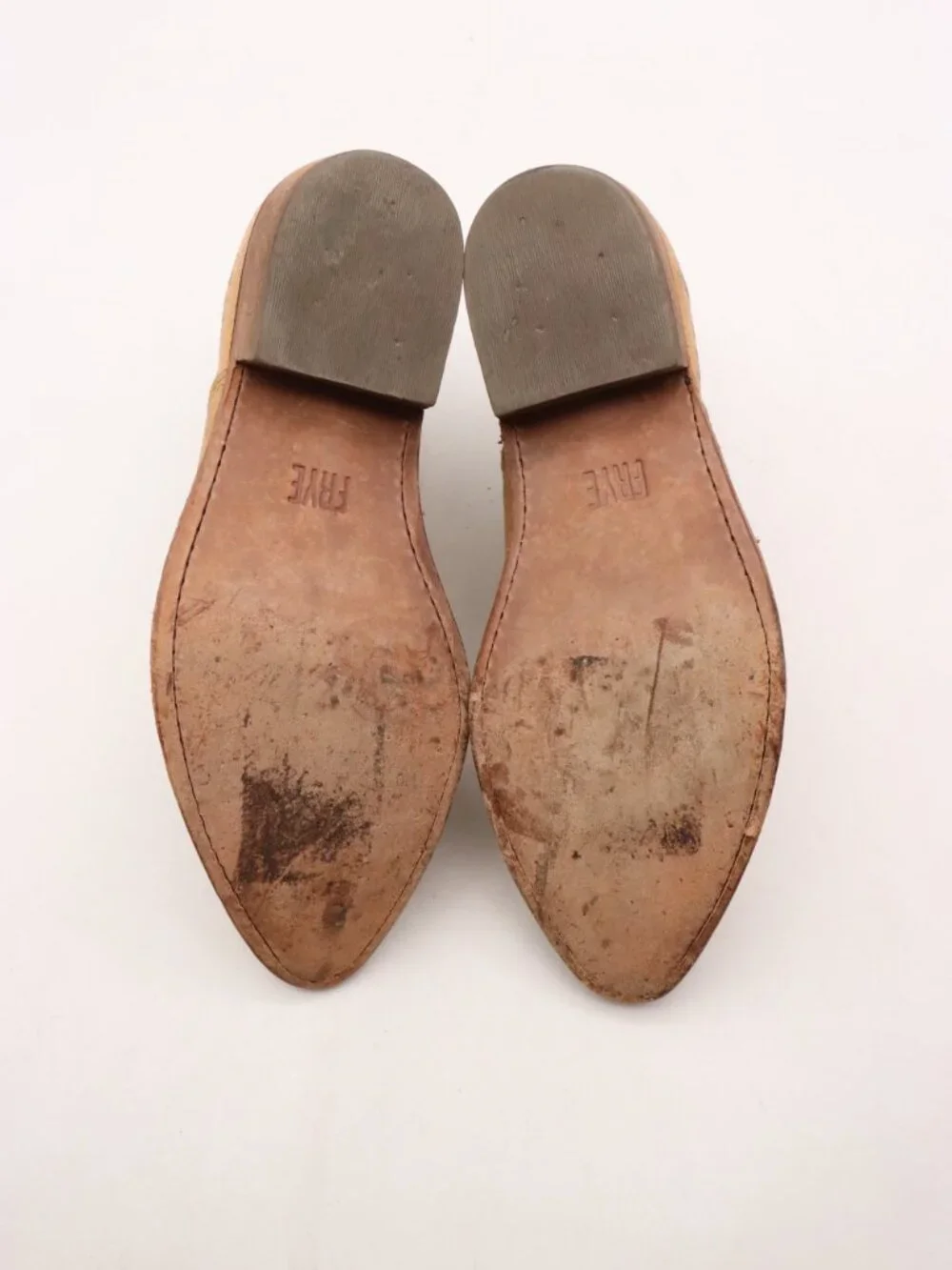 Frye billy short