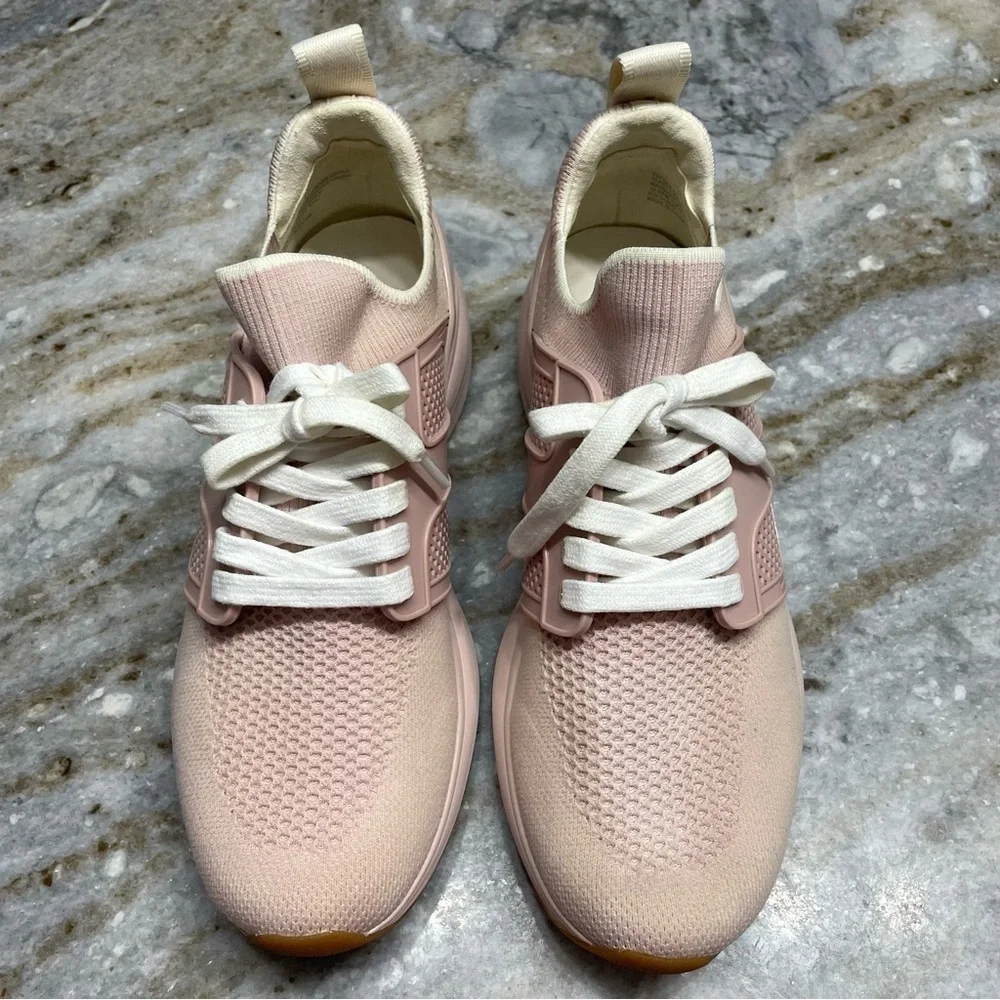 Tory Burch excellent pre