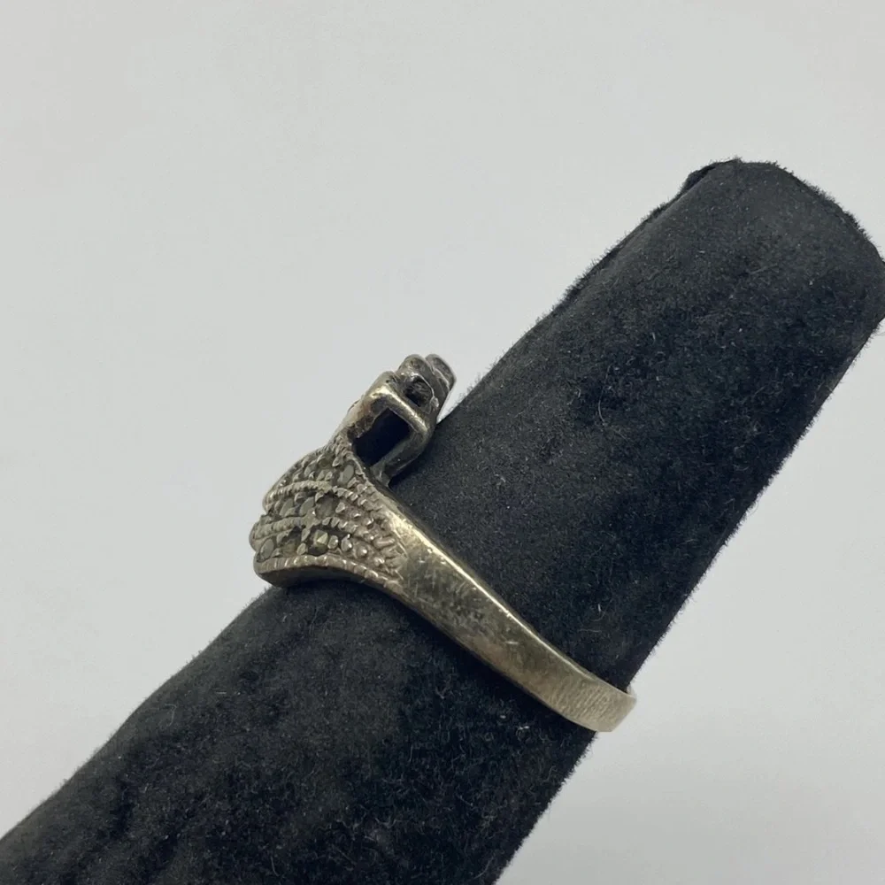N/A asymmetrical key nouveau
