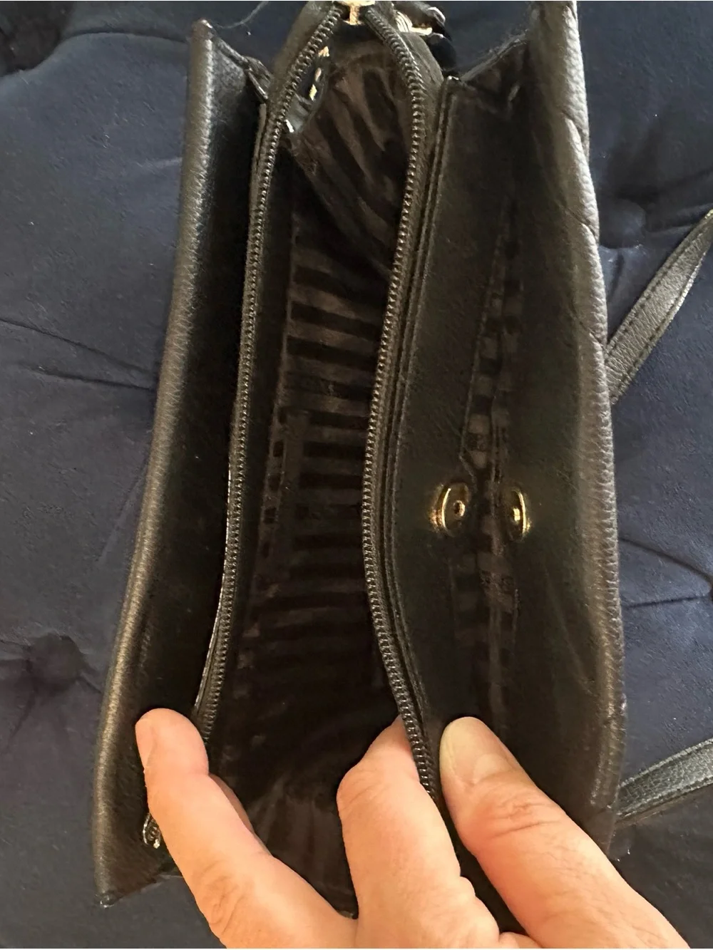 Victorias Secret compact black