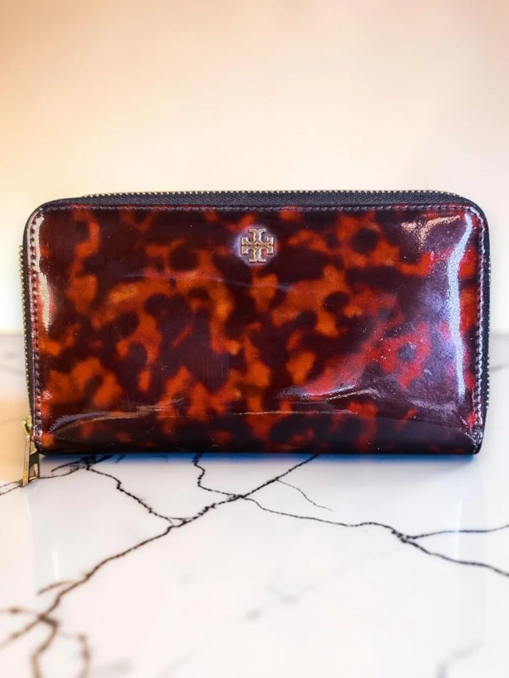 Tory Burch Robinson Tortoise-Shell Print Patent Leather Zip Around Wallet