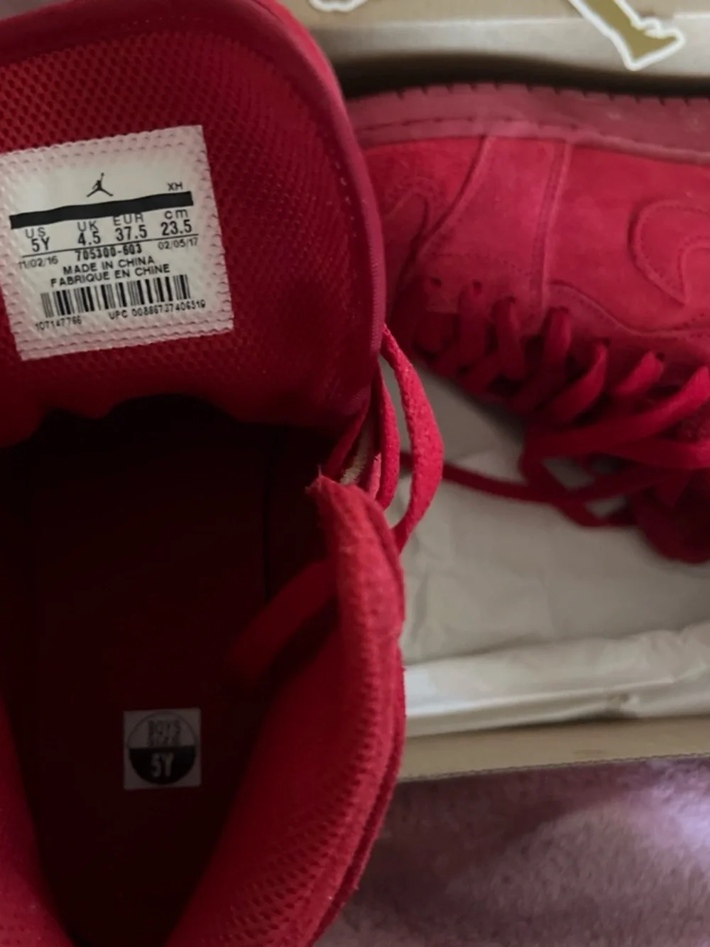 Jordan Low-Top Sneakers in Red Suede