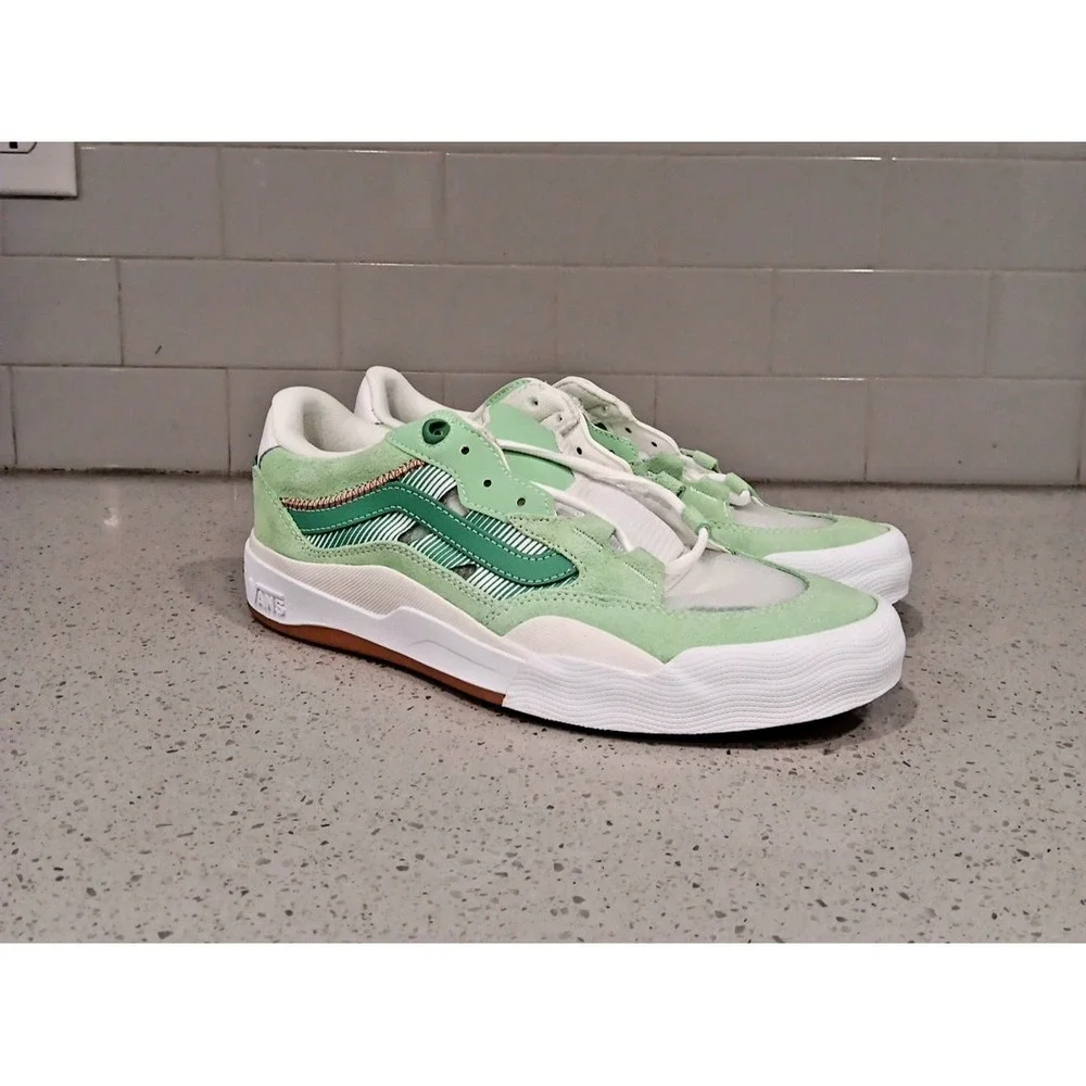 new Vans Men's size 12 skate 2 Wayvee green/gum sk8 shoes