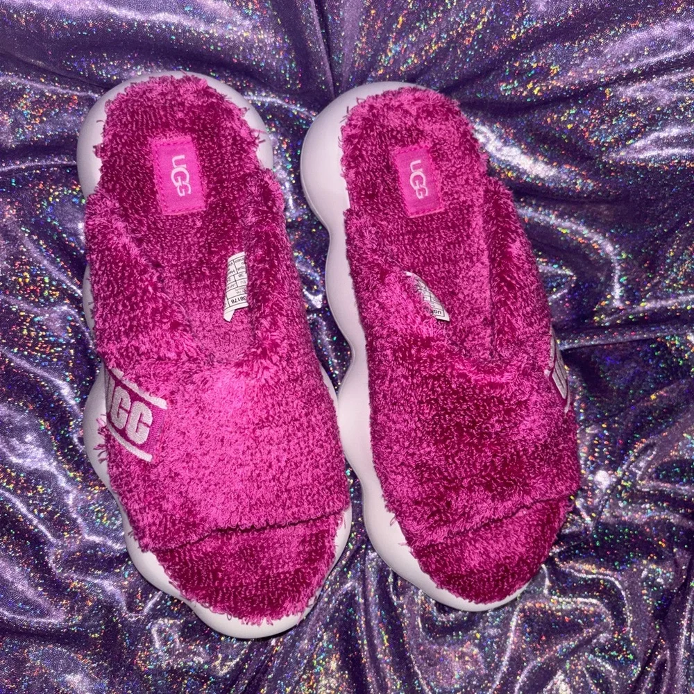 UGG new without