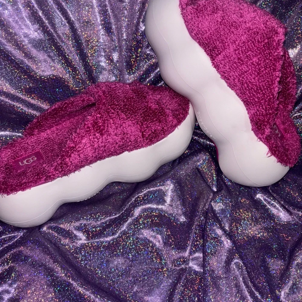 UGG new without