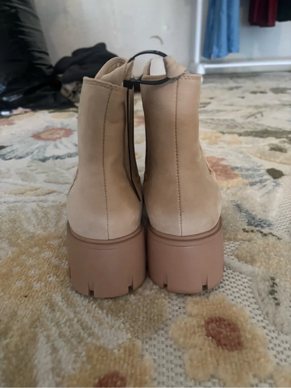 N/A stylish cream