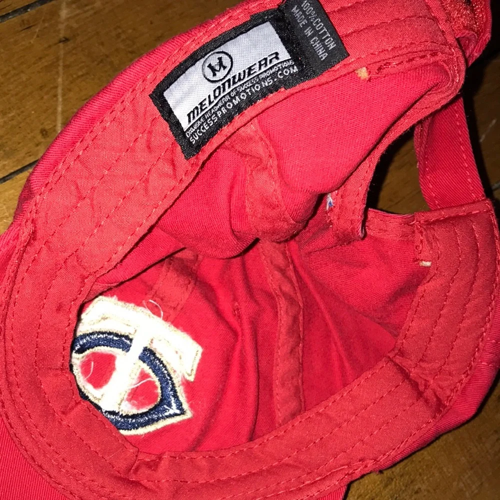 N/A red baseball
