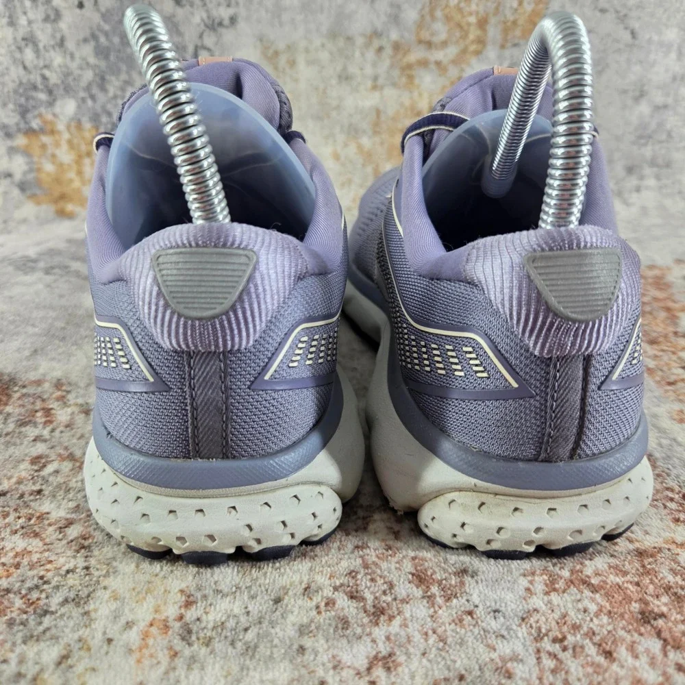 Brooks Ghost 12 Running Shoes Womens  8.5D Purple Low Top Lace Up Sneakers
