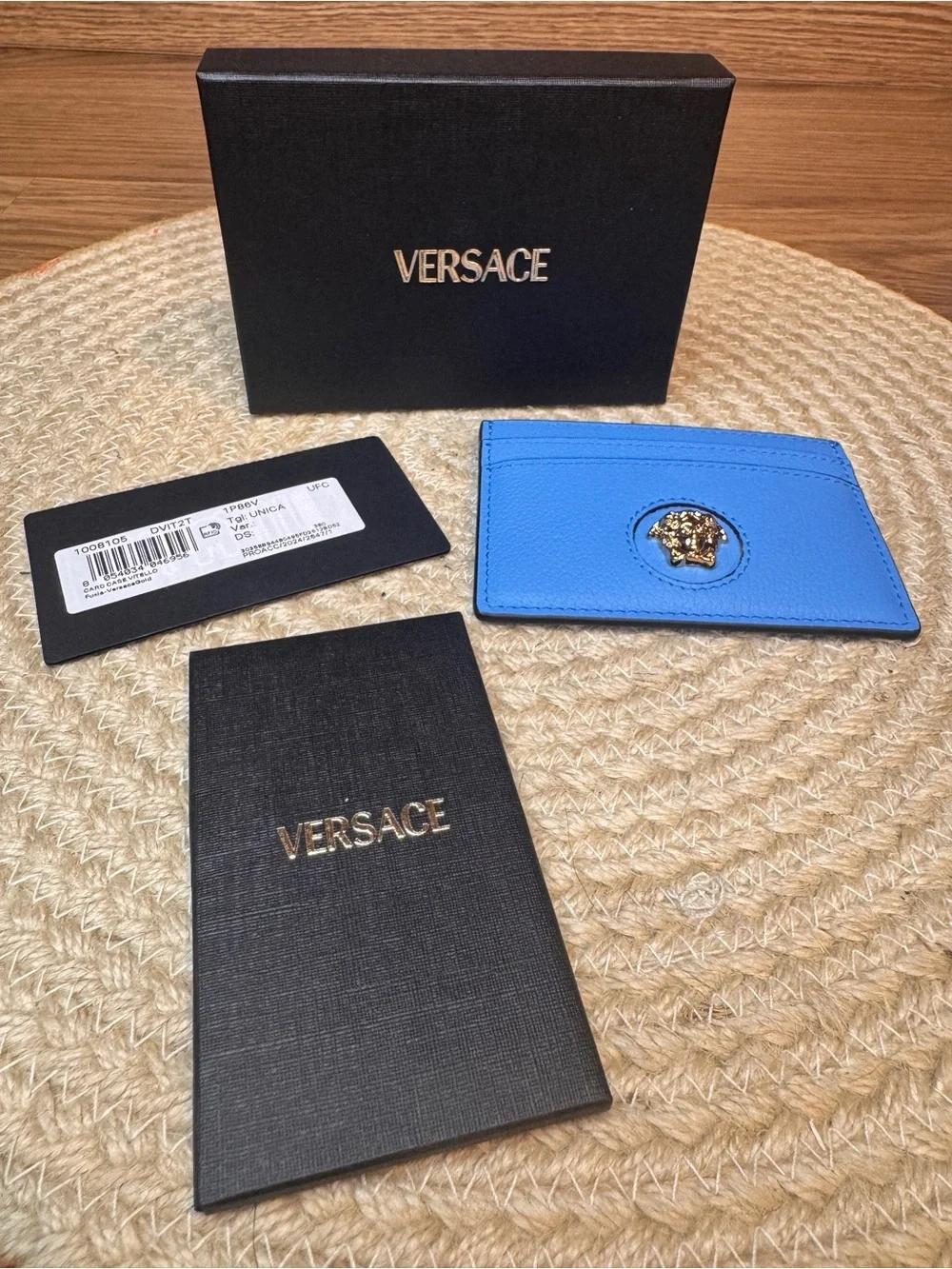 Versace comes box