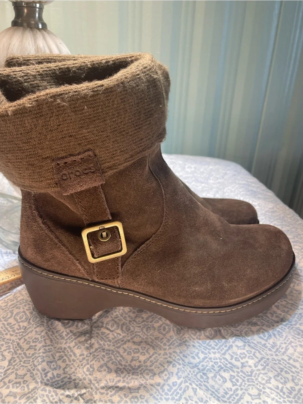 Clarks brown suede