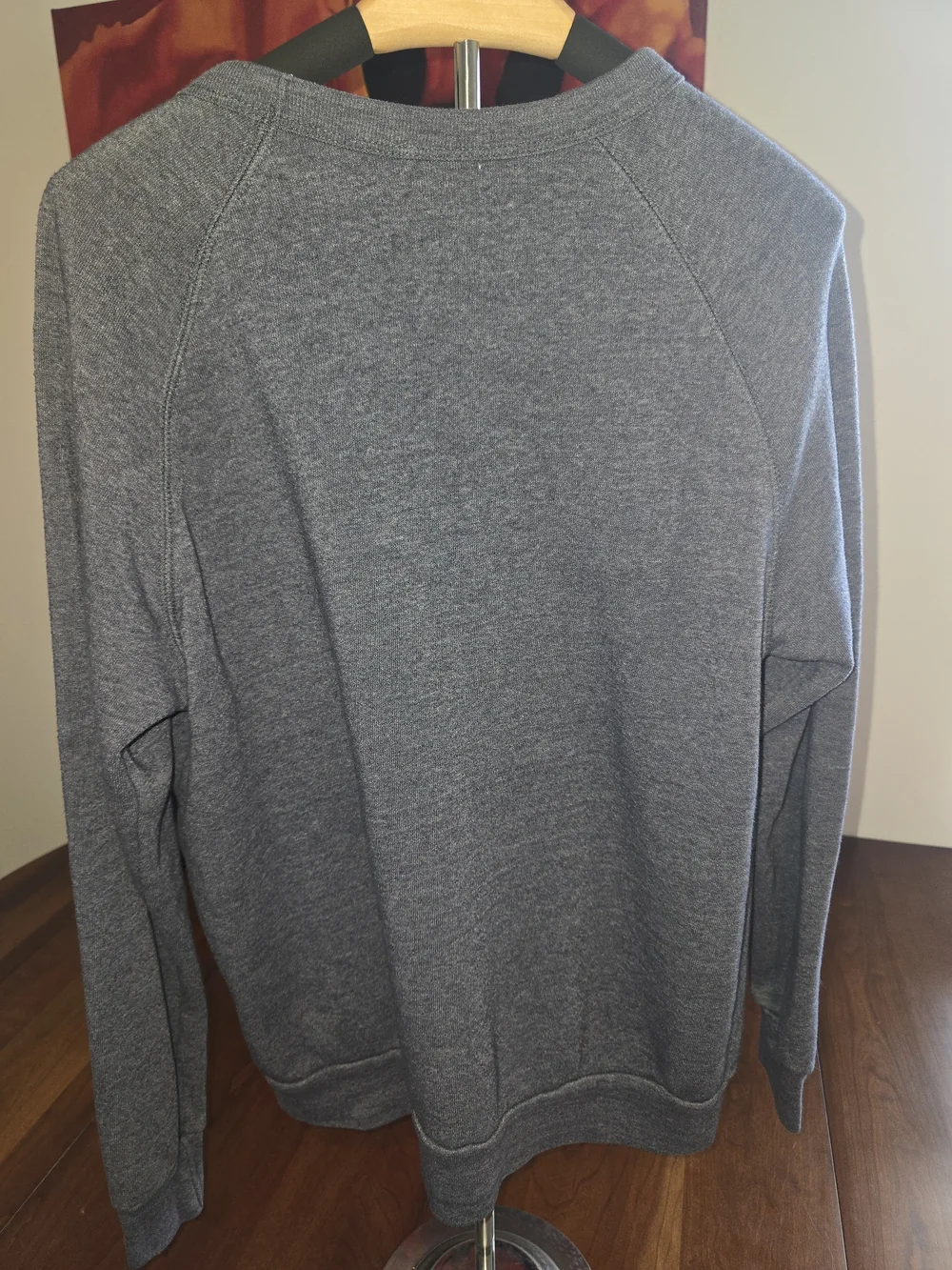 Alternative classic crewneck