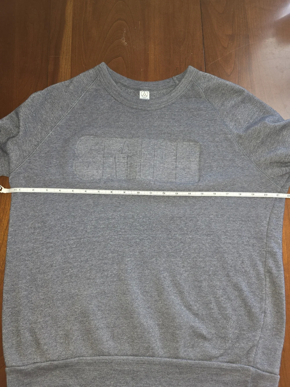 Alternative classic crewneck
