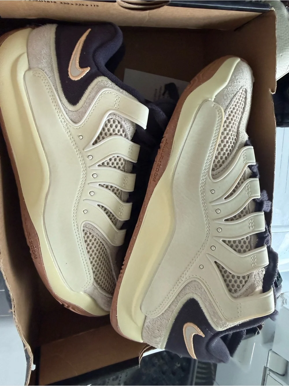 Nike KD18 Sanddrift Basketball Shoes - size 8.5