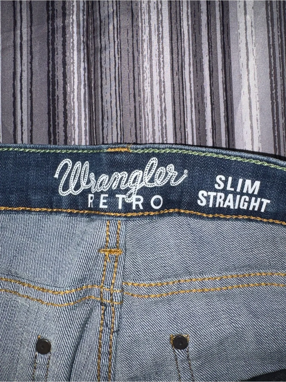 Wrangler slim straight