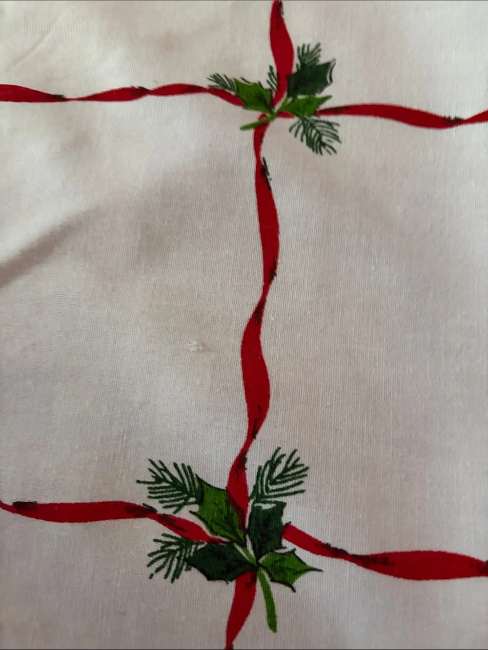 Vintage hollyberty christmas table cloth classic holiday