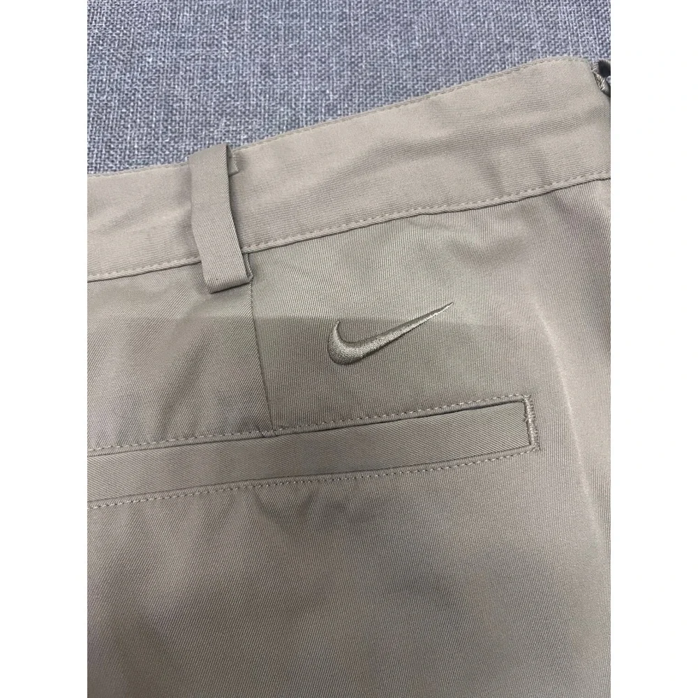 Nike Golf Men Khaki Tan Flat Front Performance Shorts Size 36 Embroidered Swoosh