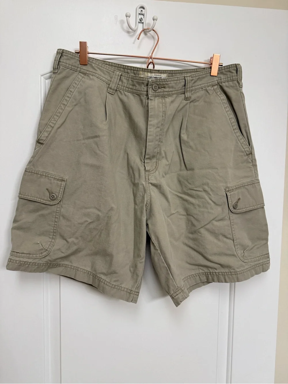 Cherokee Men's Cargo Shorts in Khaki Green