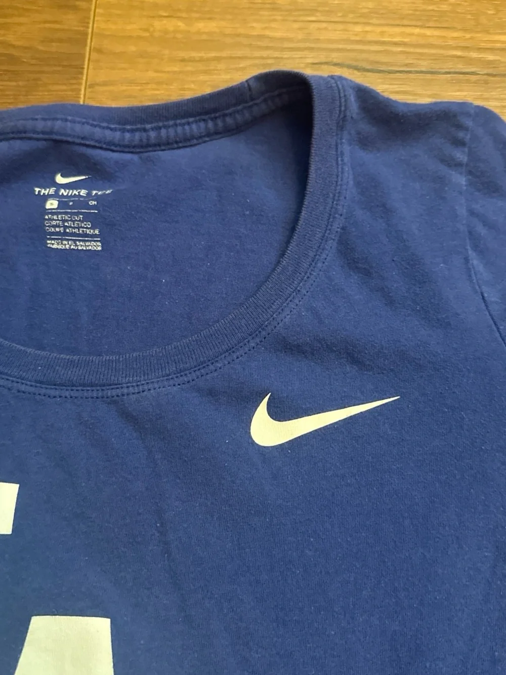 Nike  Women LA Logo T-Shirt in Royal Blue
