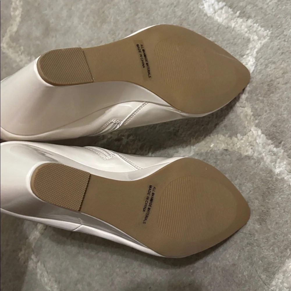 NWOT Dolce Vita Pascal ivory wedge heeled booties Size 7.5