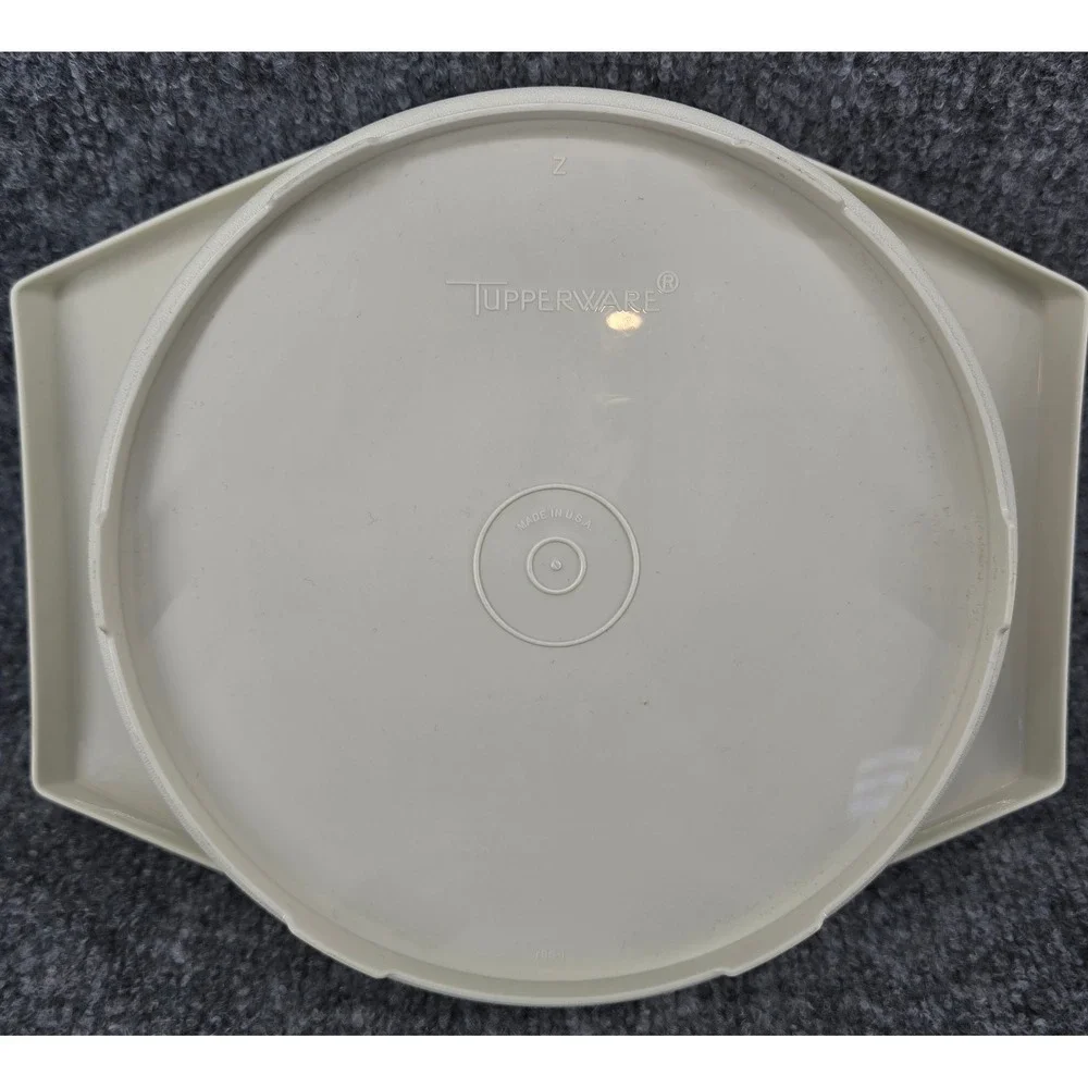 Vtg 70s Tupperware Tortilla Keeper Server 785 Almond Round w/Lid 9