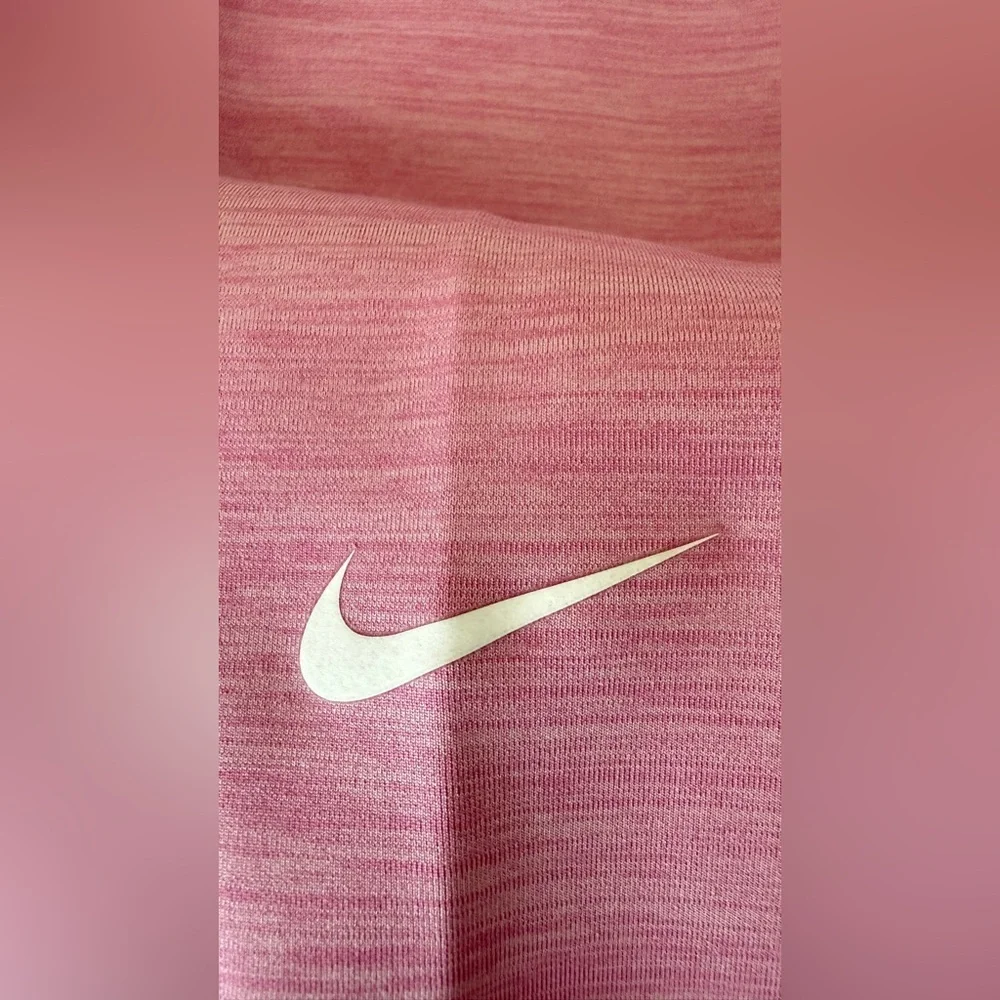 Nike Women's Soft Pink Leggings