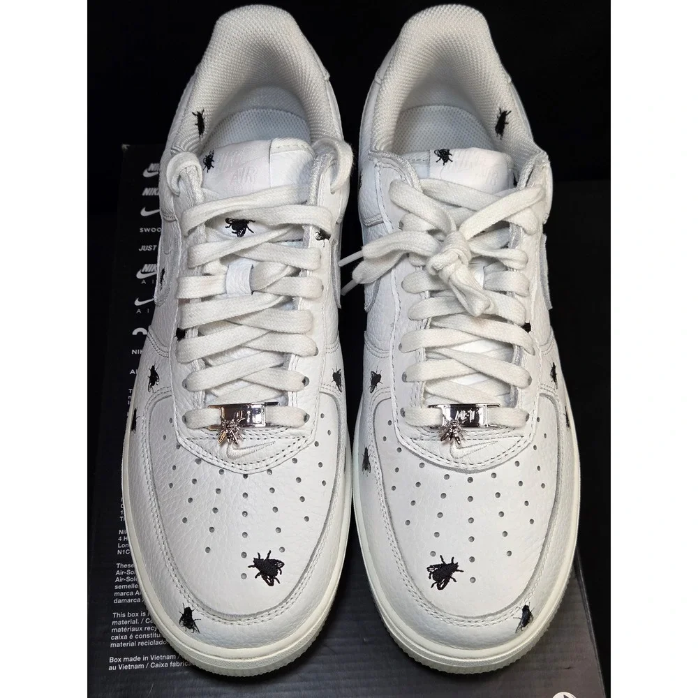 Nike graphics sneakers