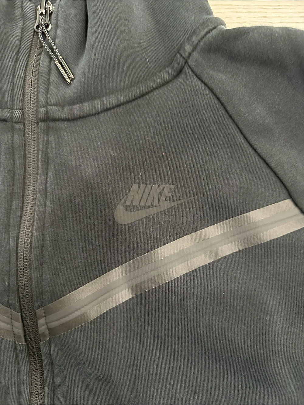Nike chest details modern