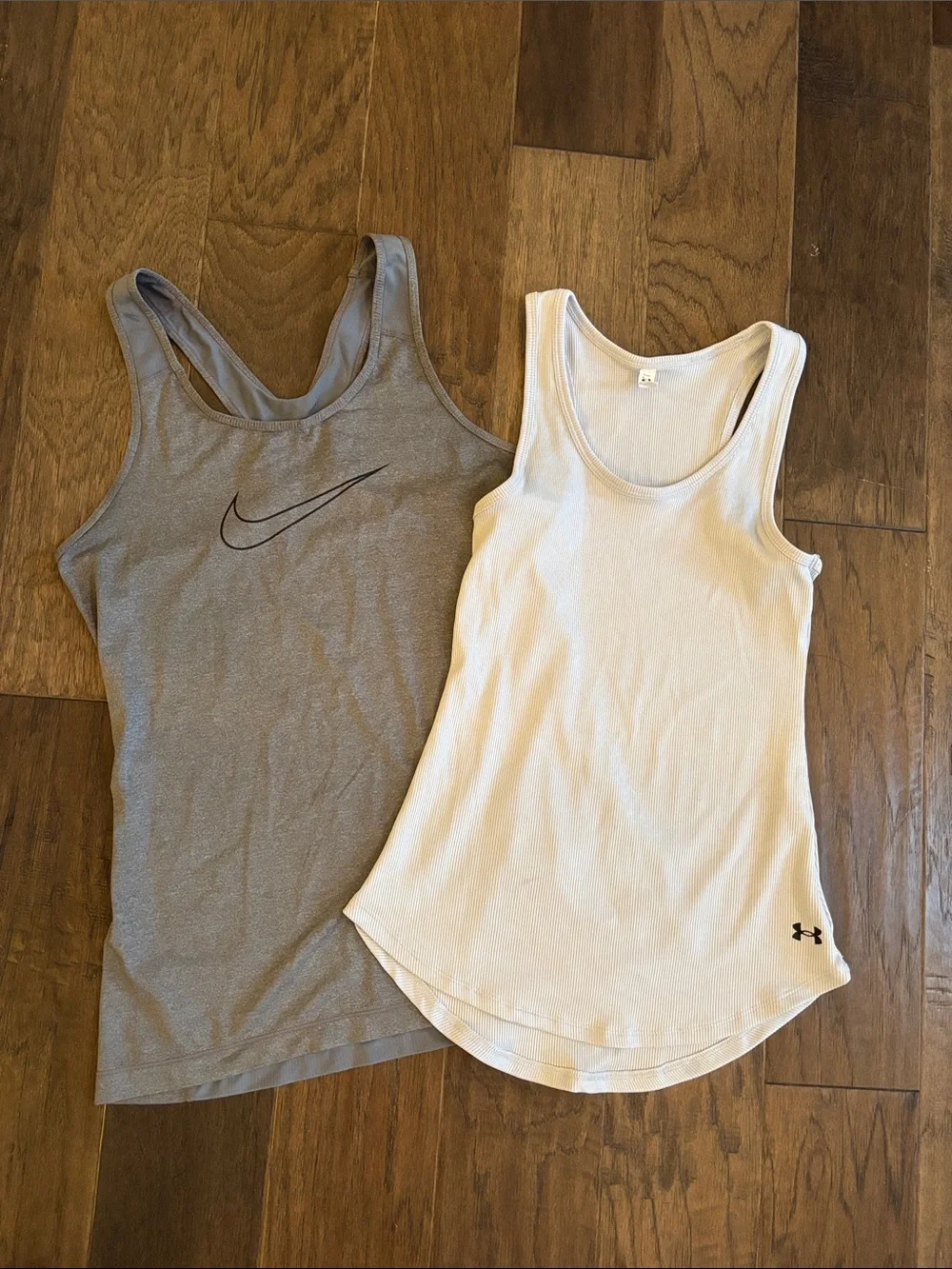 Lot of 2 Under Armour & Nike Women’s Athletic Tank Tops Size Small