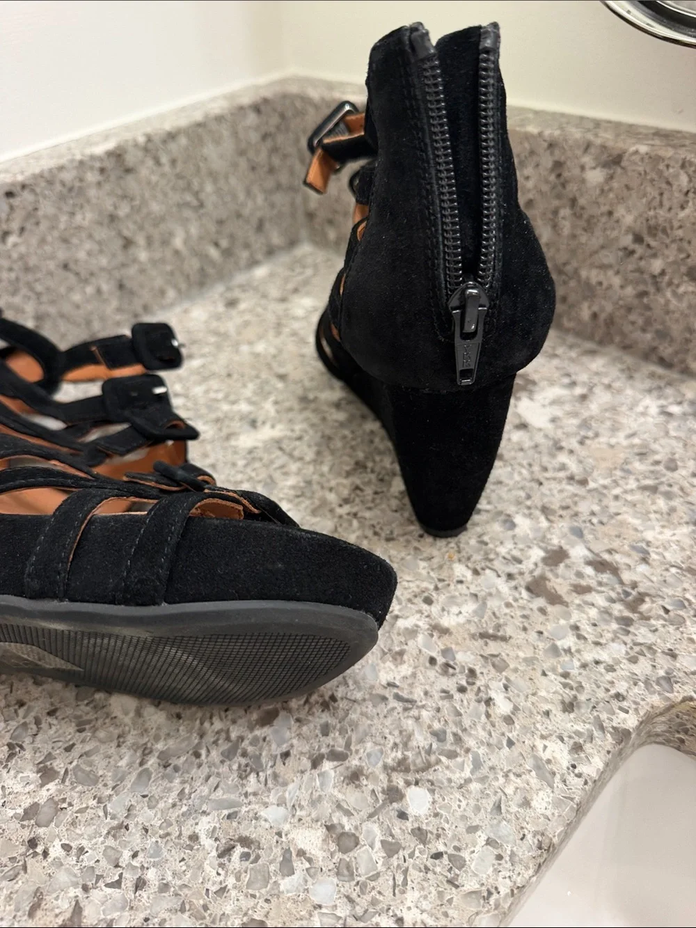 LAmour Des Pieds chic black