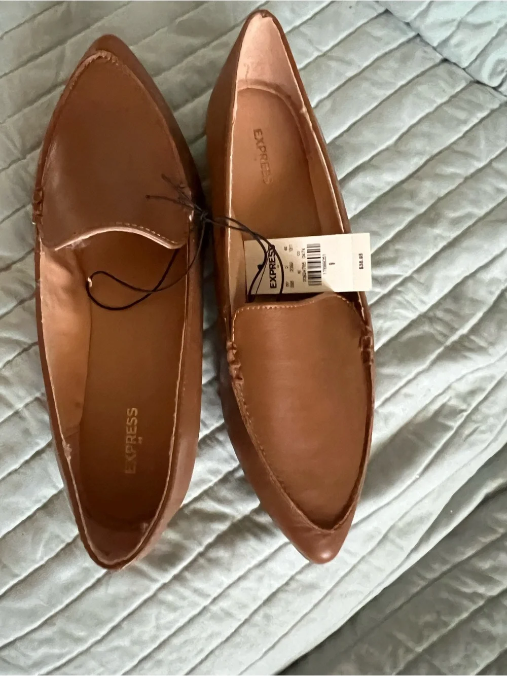 Express sleek pointed