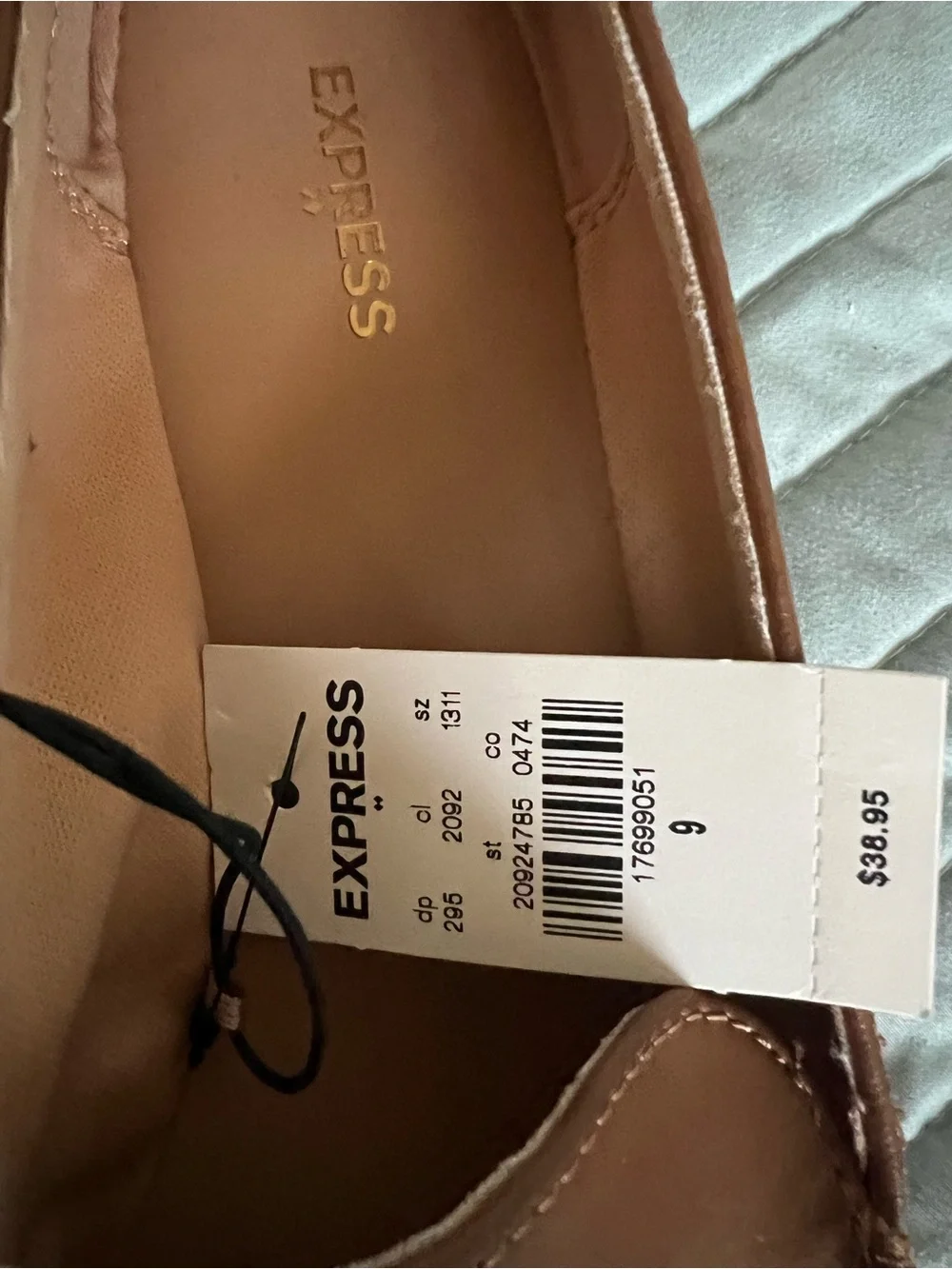 Express sleek pointed