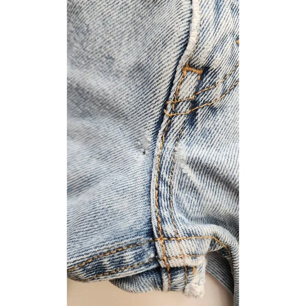 Levis offers machine