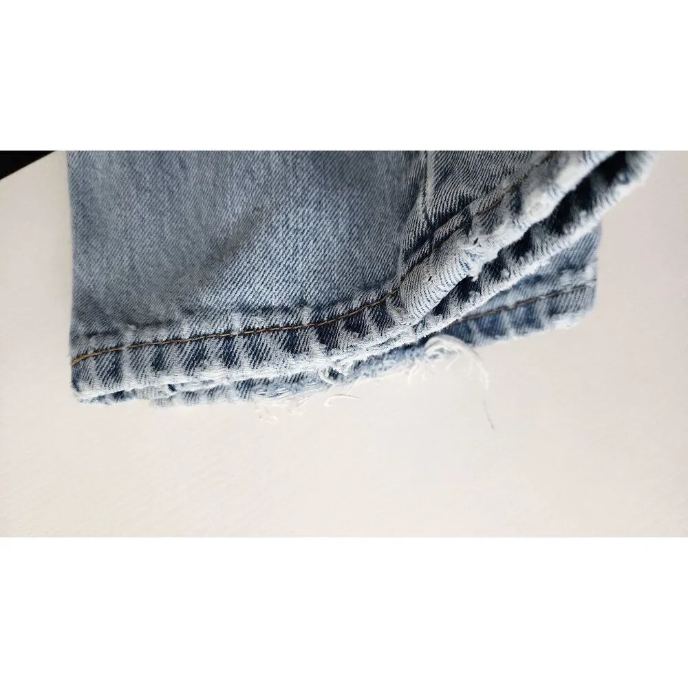 Levis offers photos