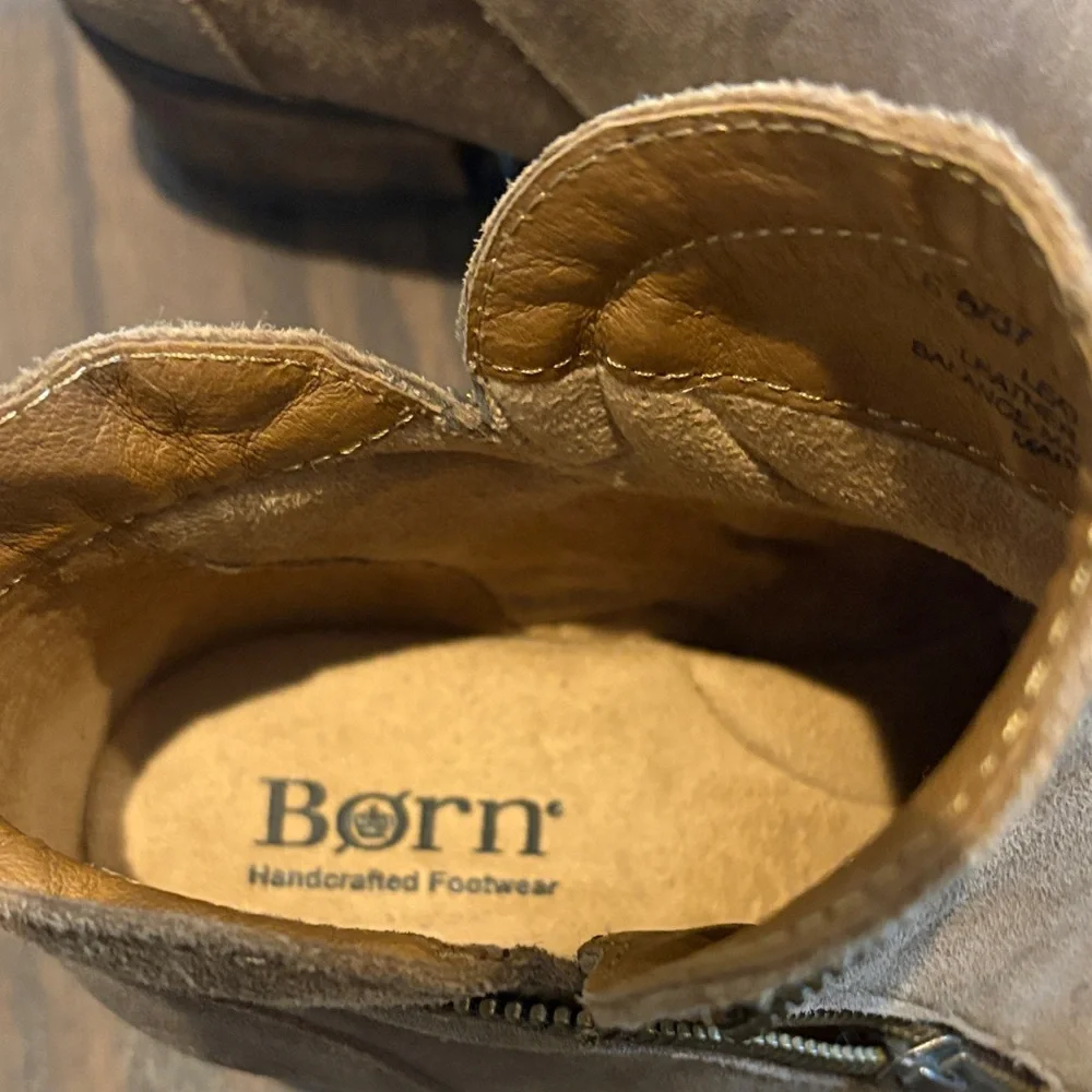 Born casual suede