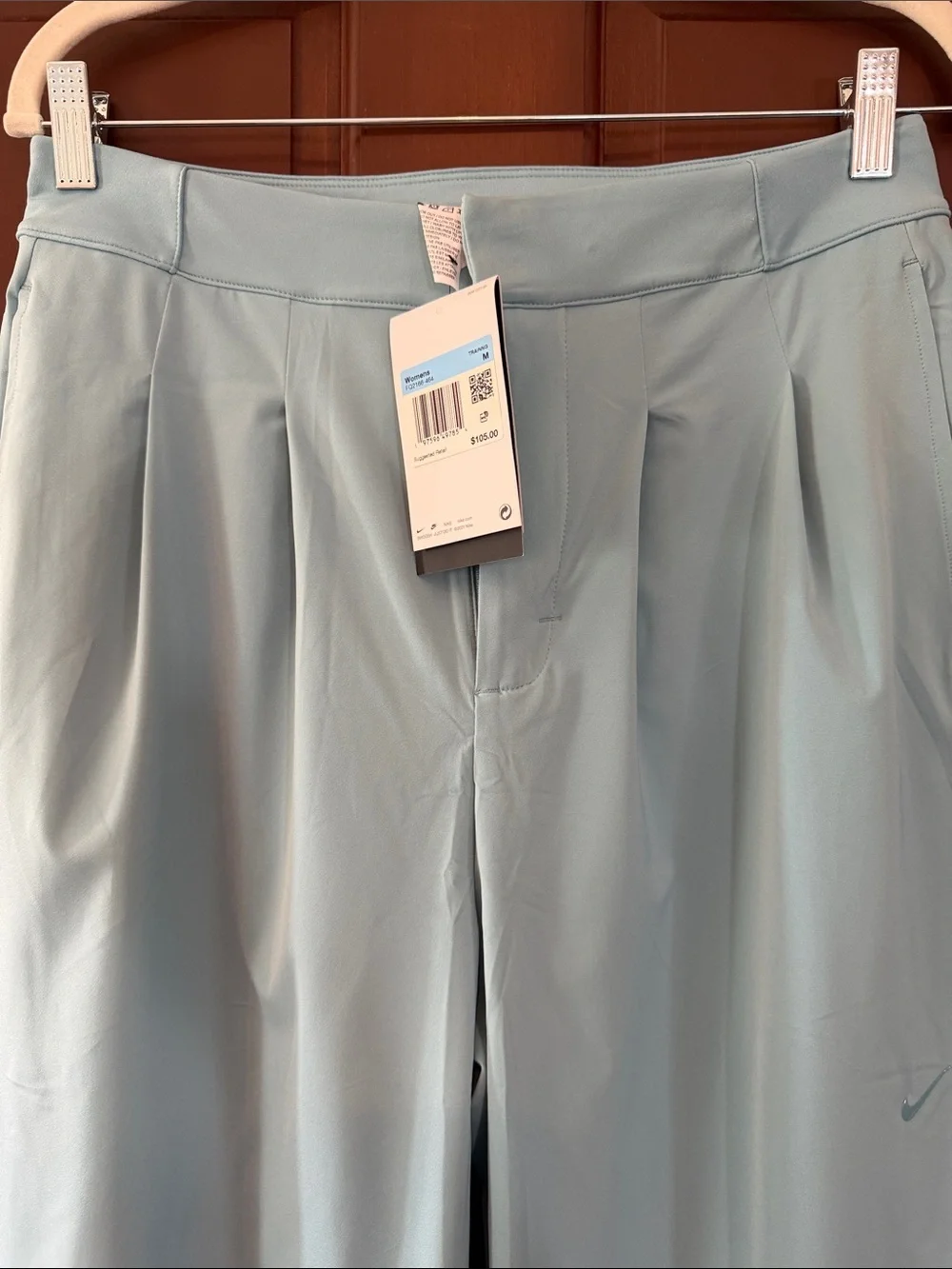 Nike tags women’s